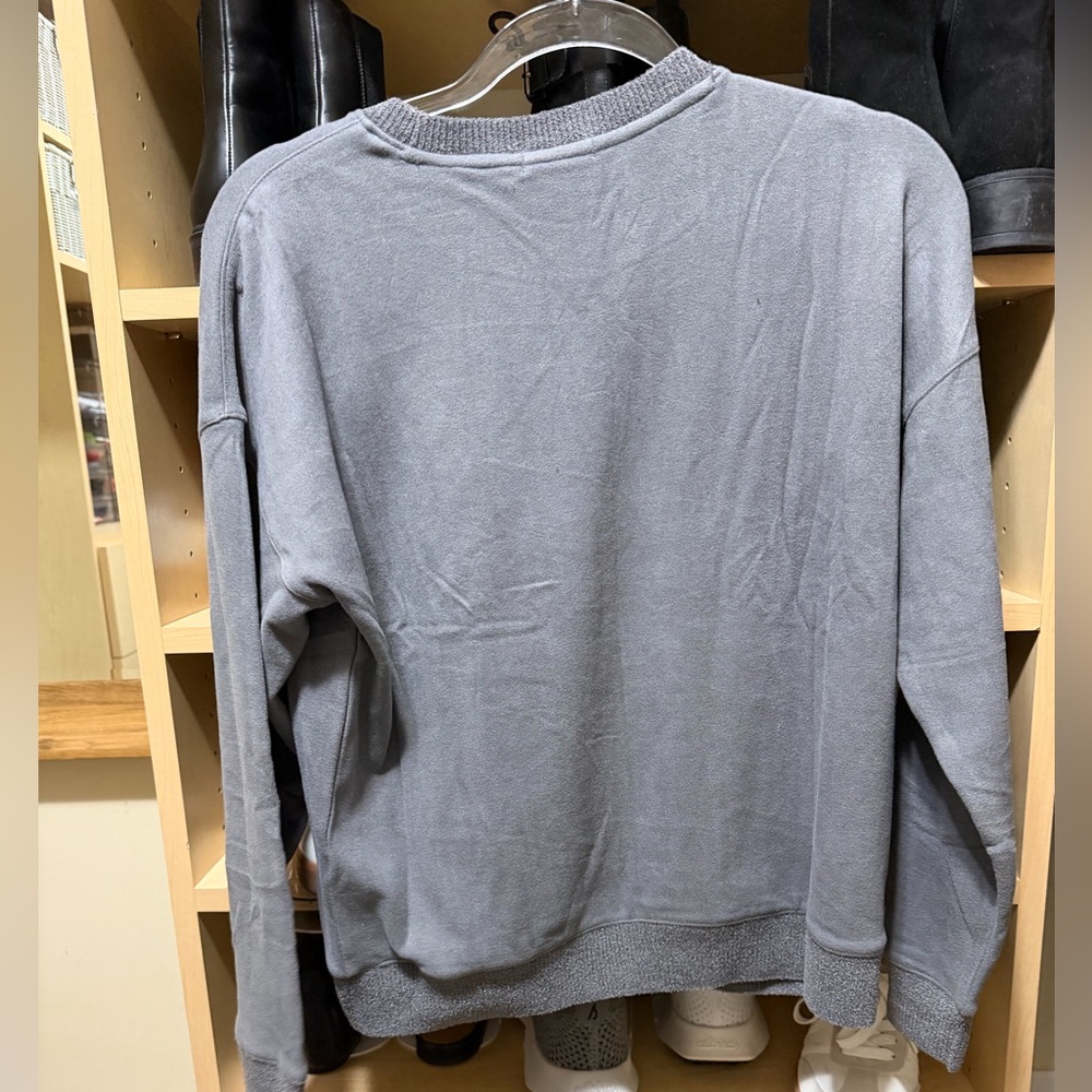 Barefoot Dreams Gray Crew Neck Sweater/sweatshirt MALIBU COLLECTION NWT! - Picture 2 of 3